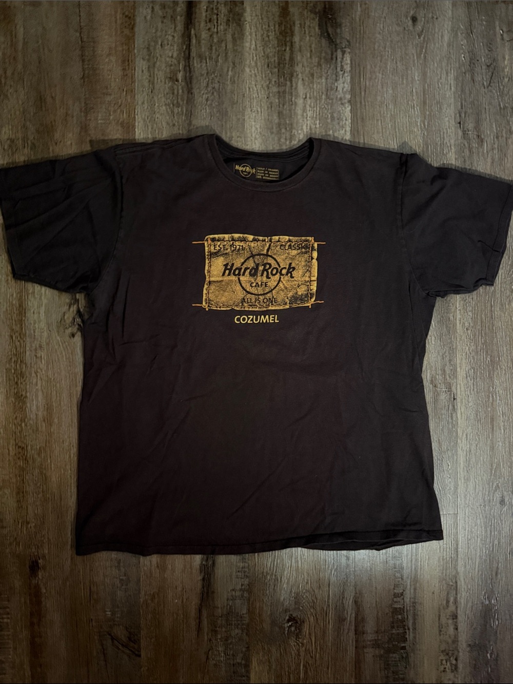 Hard Rock Cafe Brown T-Shirt with Gold Cozumel Graphic mens size large